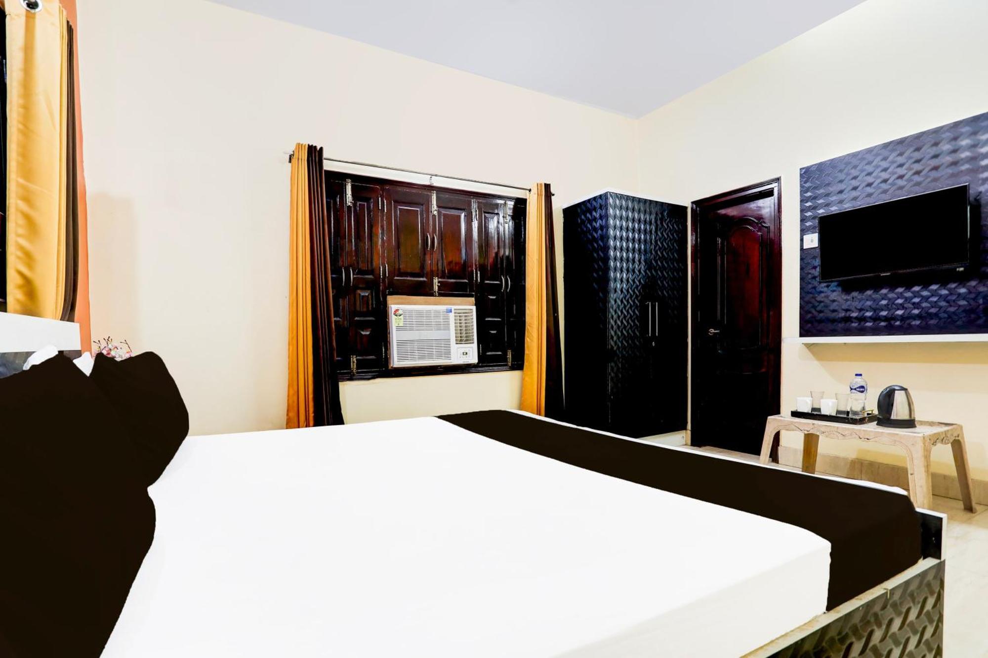 Fabhotel Rb Palace Варанаси Екстериор снимка