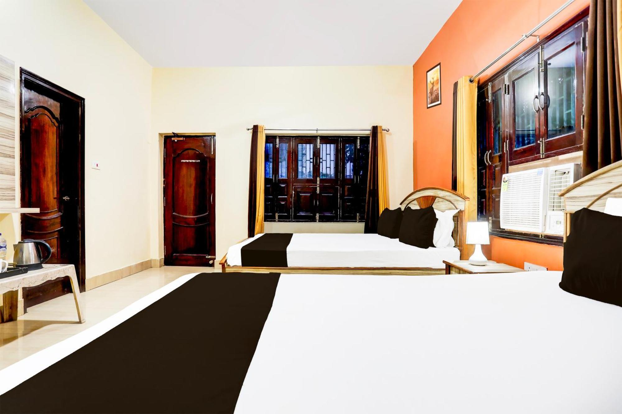 Fabhotel Rb Palace Варанаси Екстериор снимка