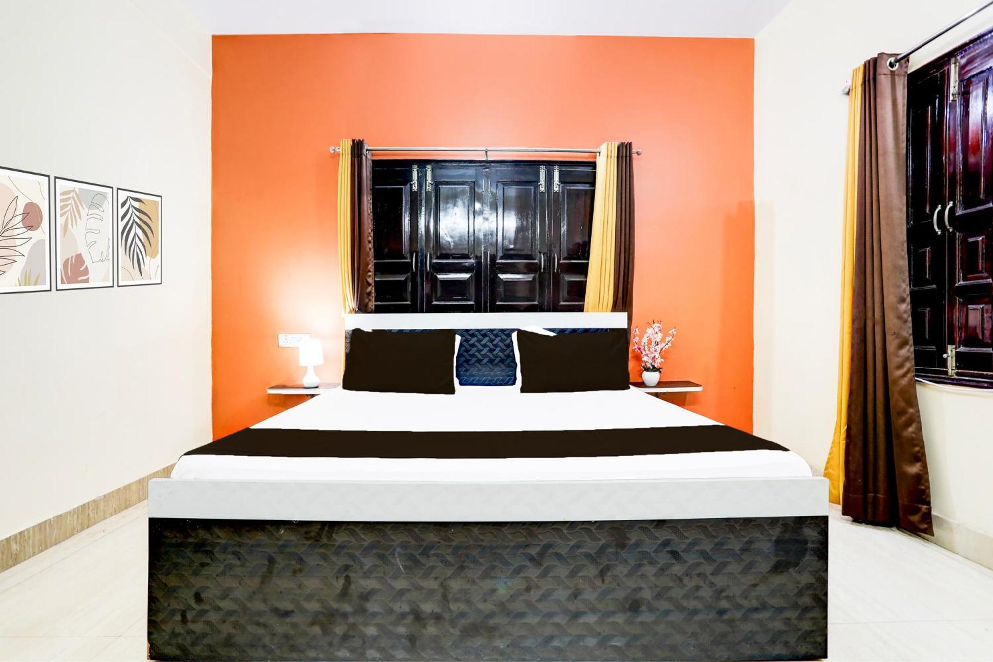 Fabhotel Rb Palace Варанаси Екстериор снимка