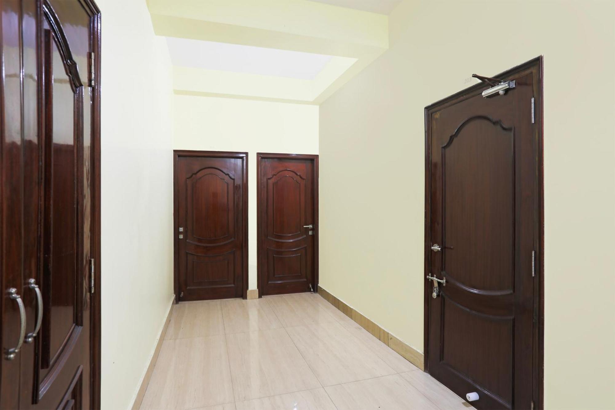 Fabhotel Rb Palace Варанаси Екстериор снимка