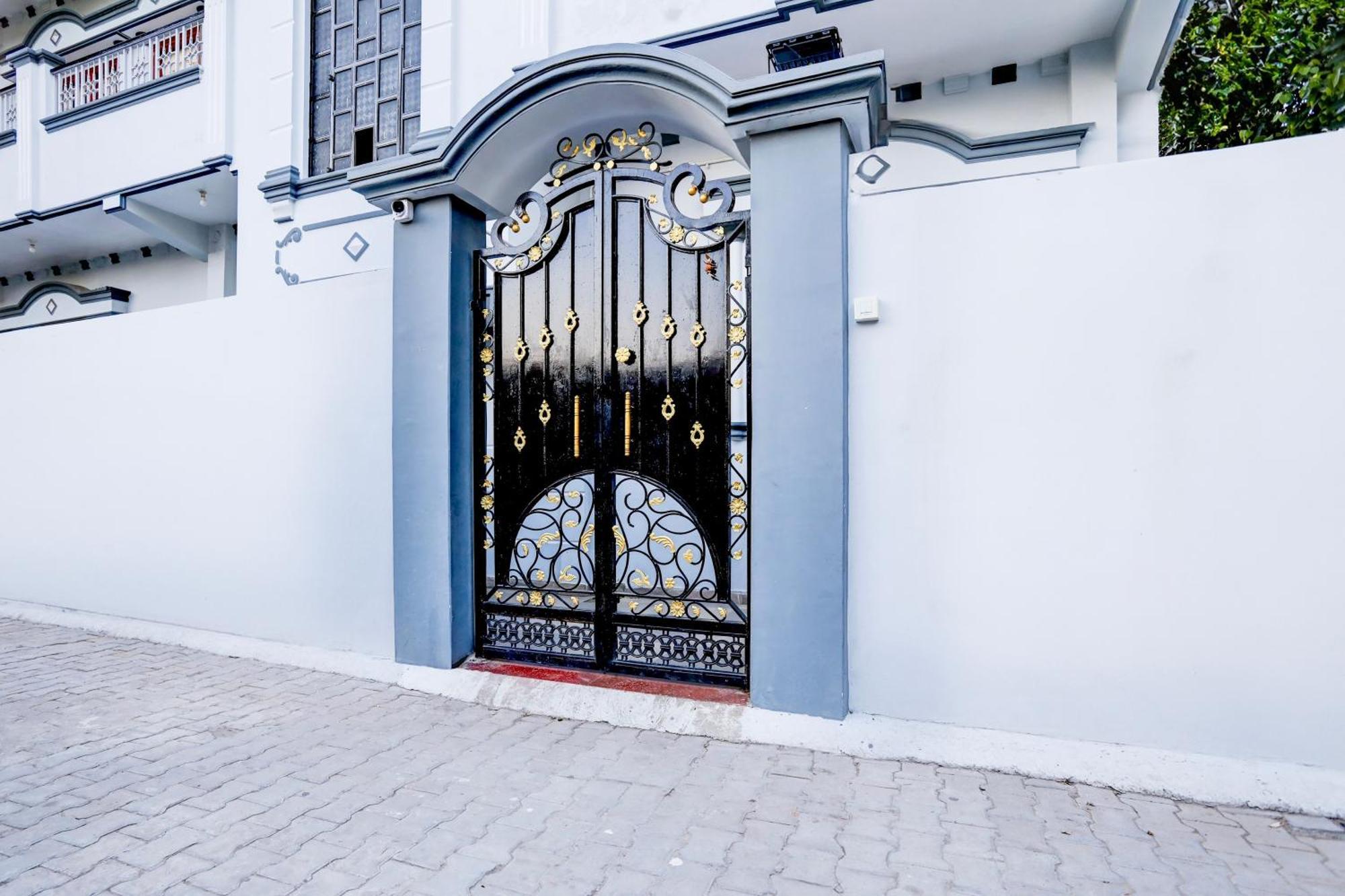 Fabhotel Rb Palace Варанаси Екстериор снимка