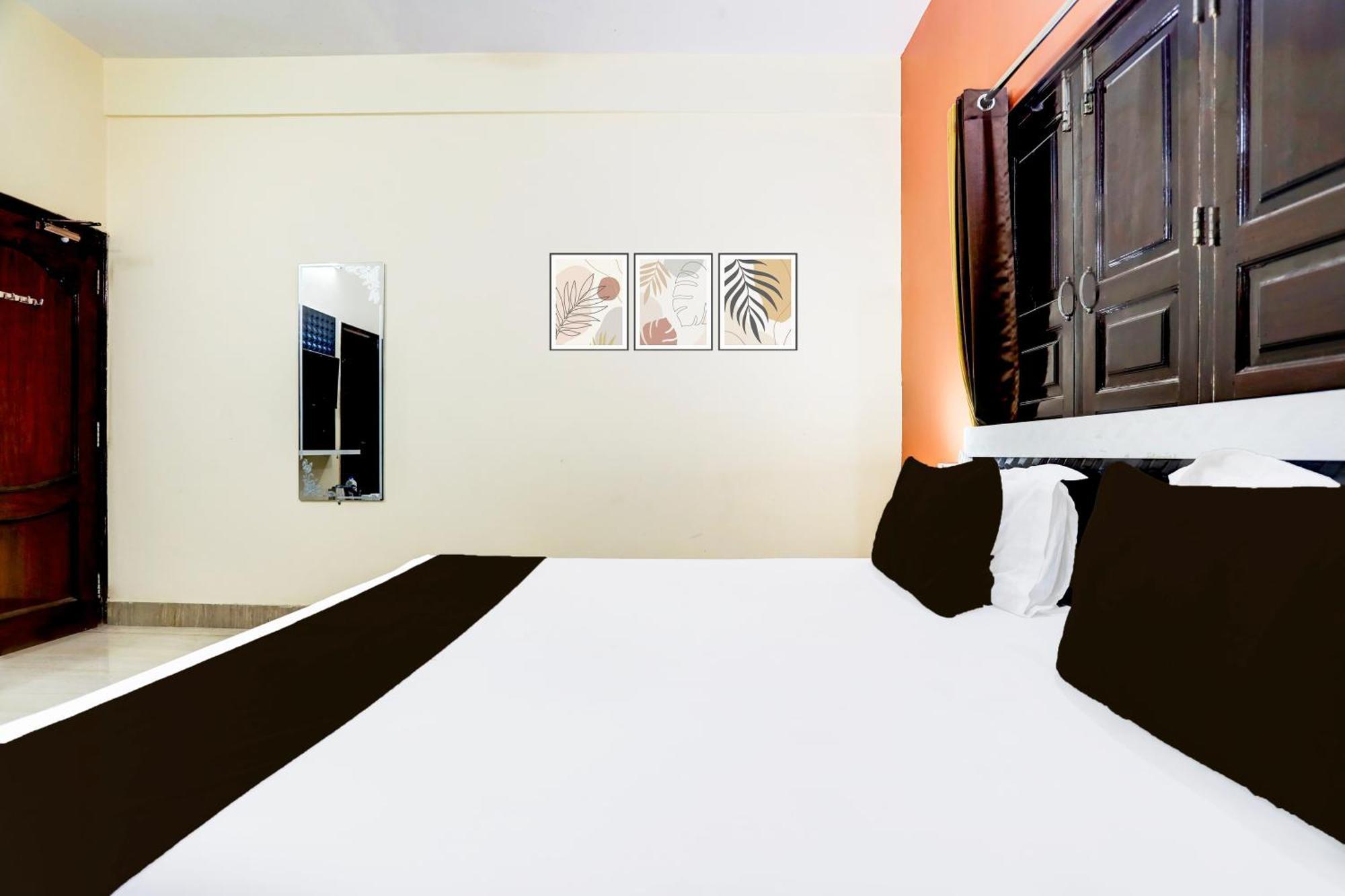 Fabhotel Rb Palace Варанаси Екстериор снимка